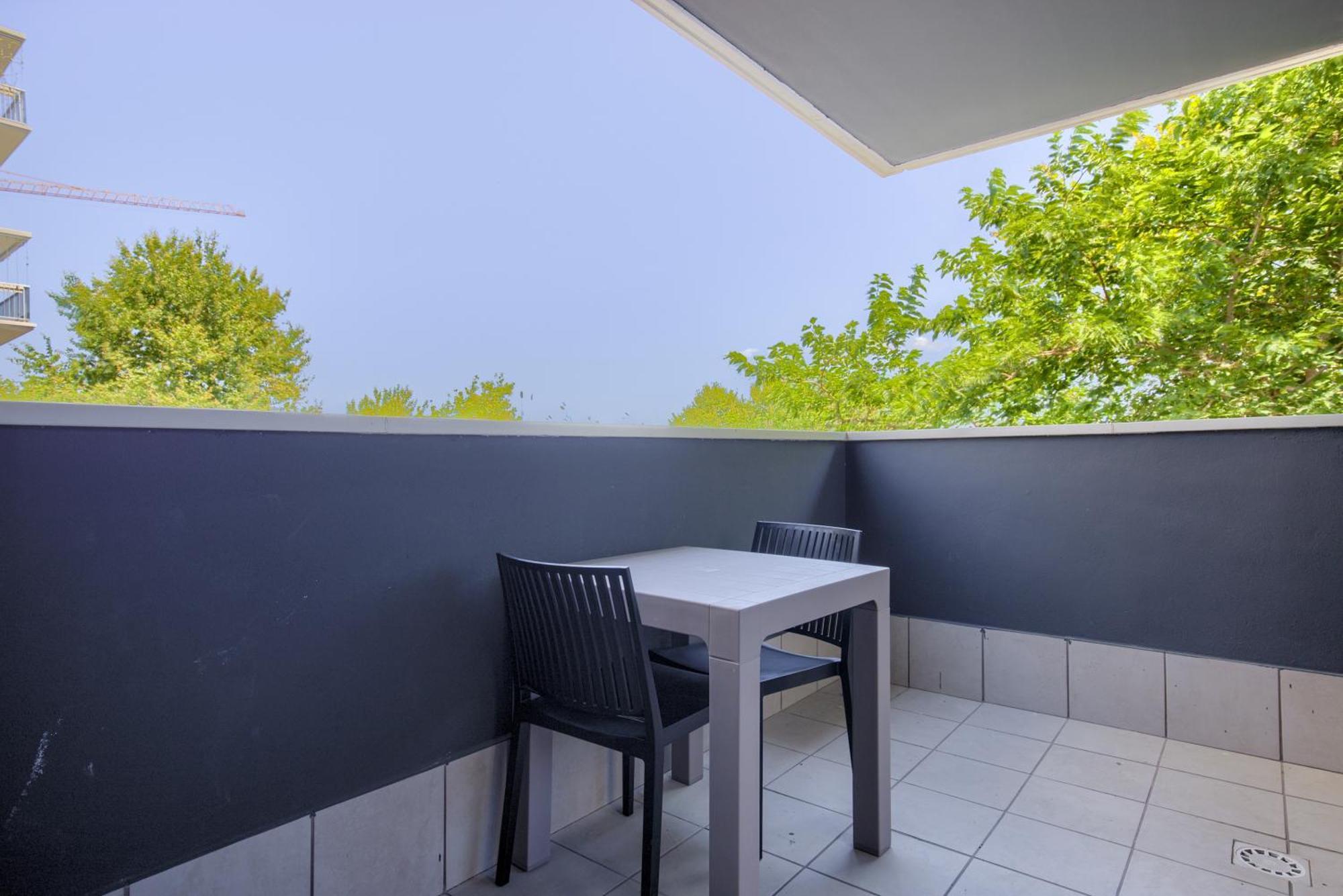 Arena 20 Suites Valence Extérieur photo